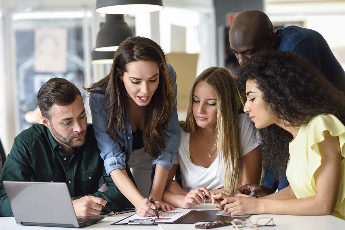 estudiantes en cursos lanbide bilbao centro estudios mikeldi formacion empleo